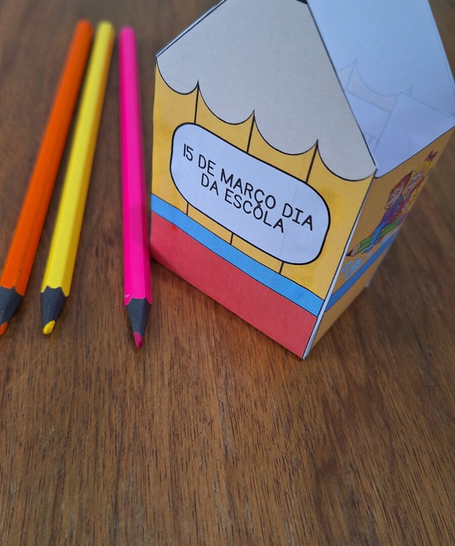 Caixinha dia da escola
