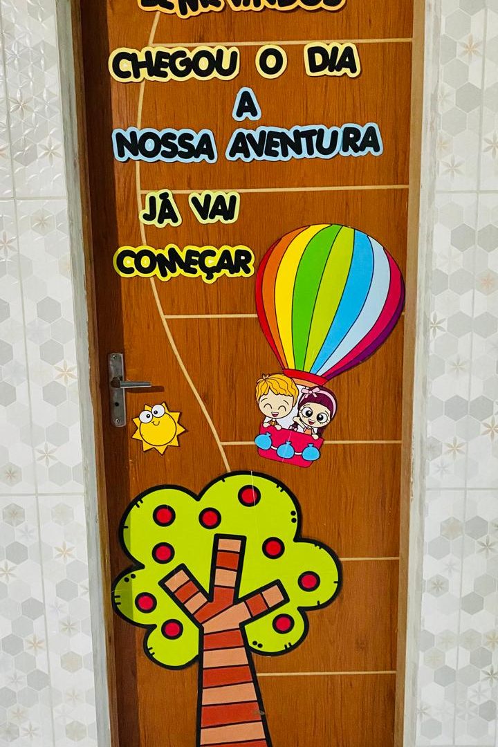 Volta as aulas papel de porta
