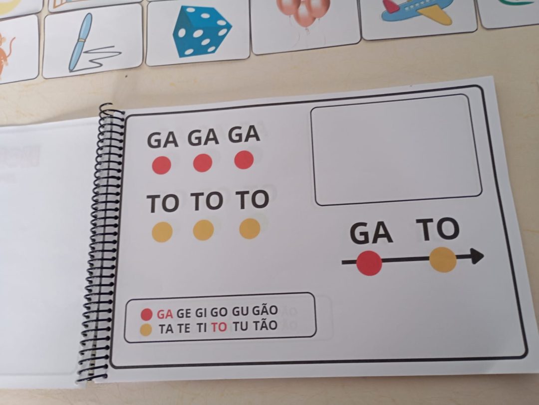 LIVRO de leitura simples